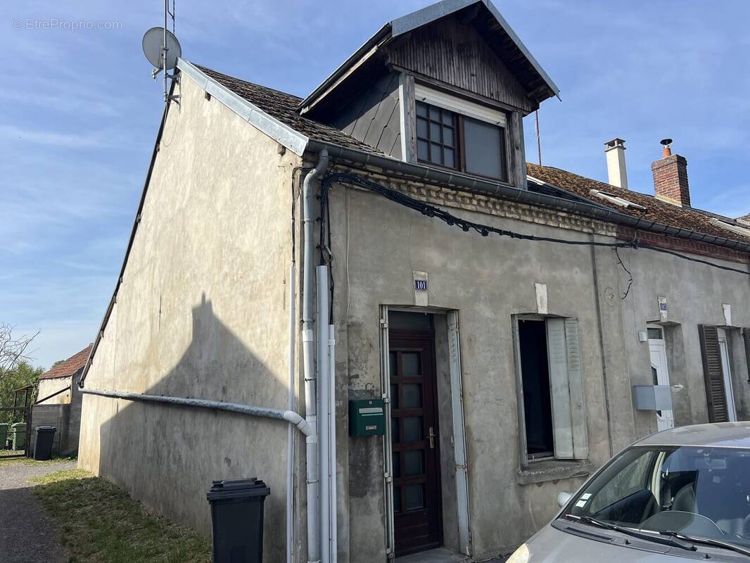 Maison à CHAUNY