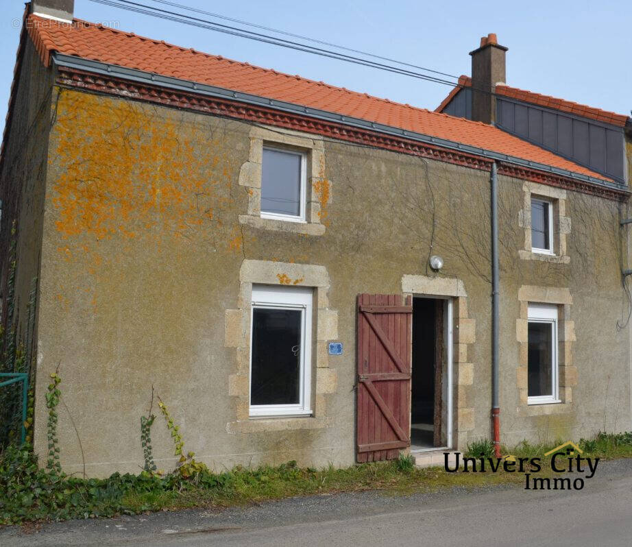 Maison à AIGREFEUILLE-SUR-MAINE