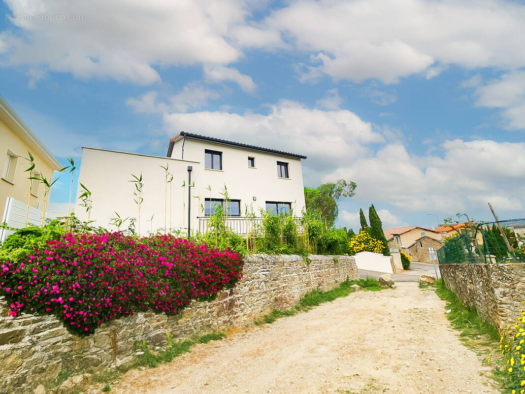 Maison à SAINT-PIERRE-DE-BOEUF