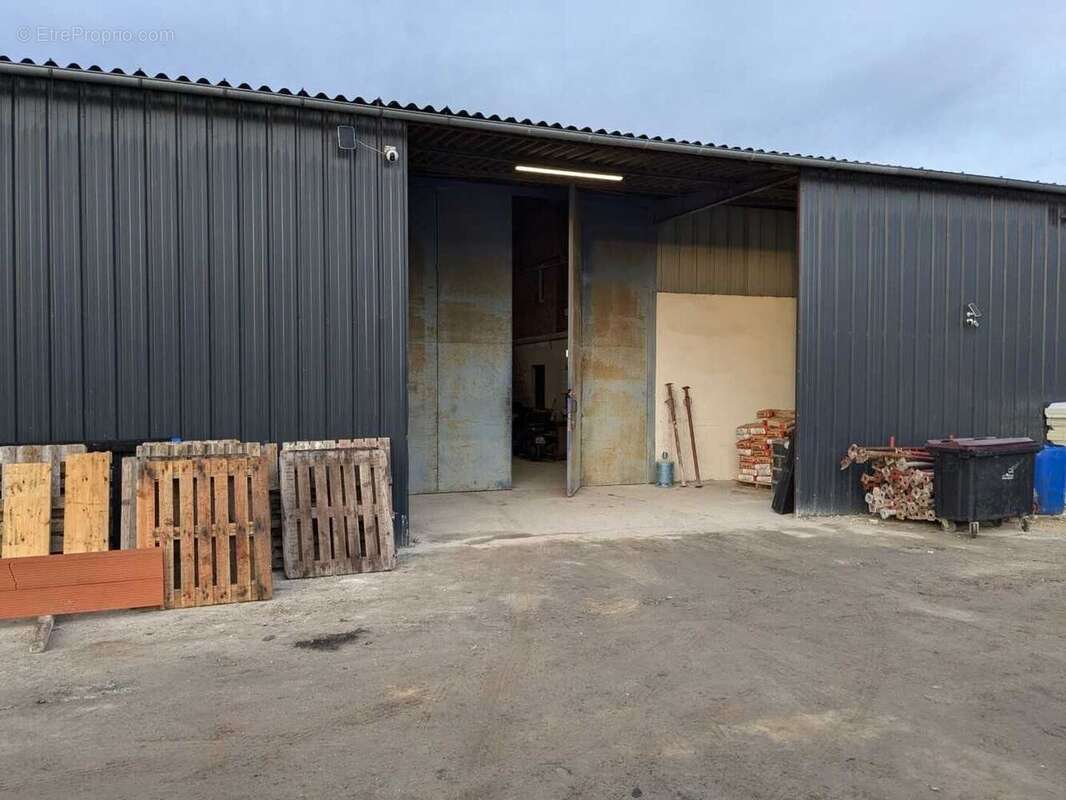 tlchargement 6 - Commerce à PUYMOYEN