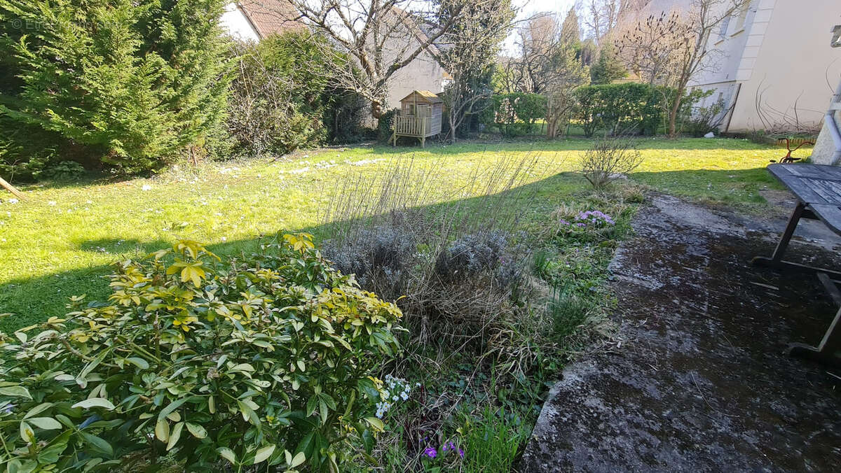 Maison à GOMETZ-LE-CHATEL