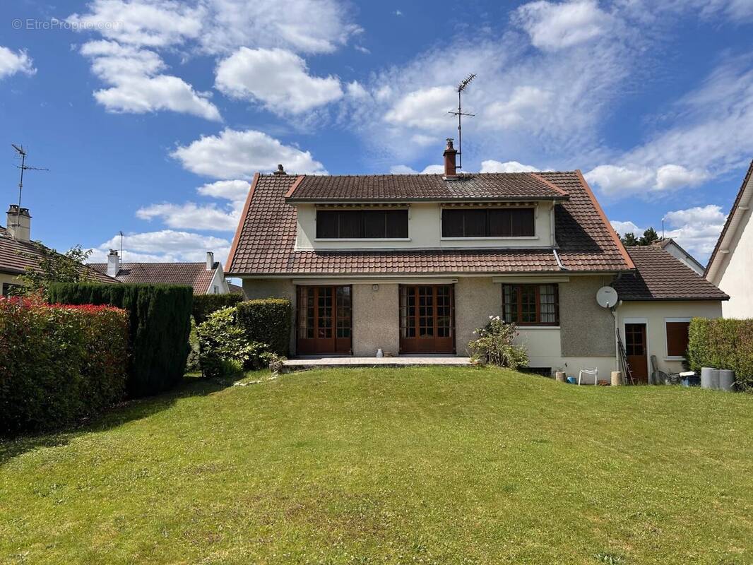 Maison à GRANDVILLIERS