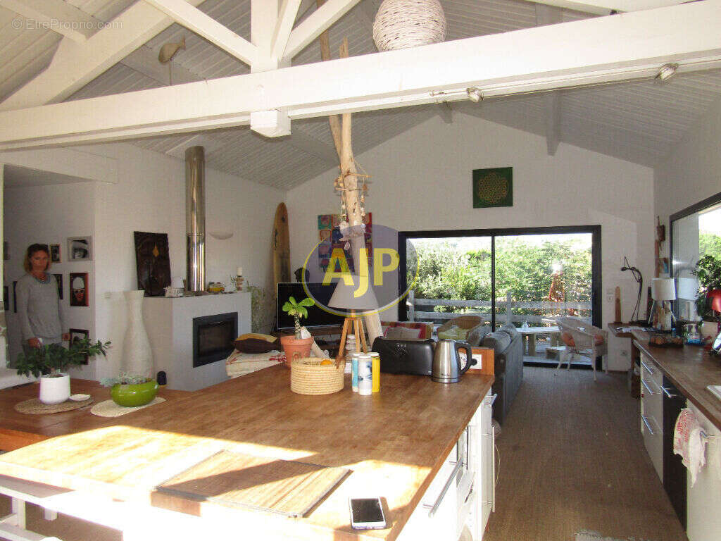 Maison à LACANAU