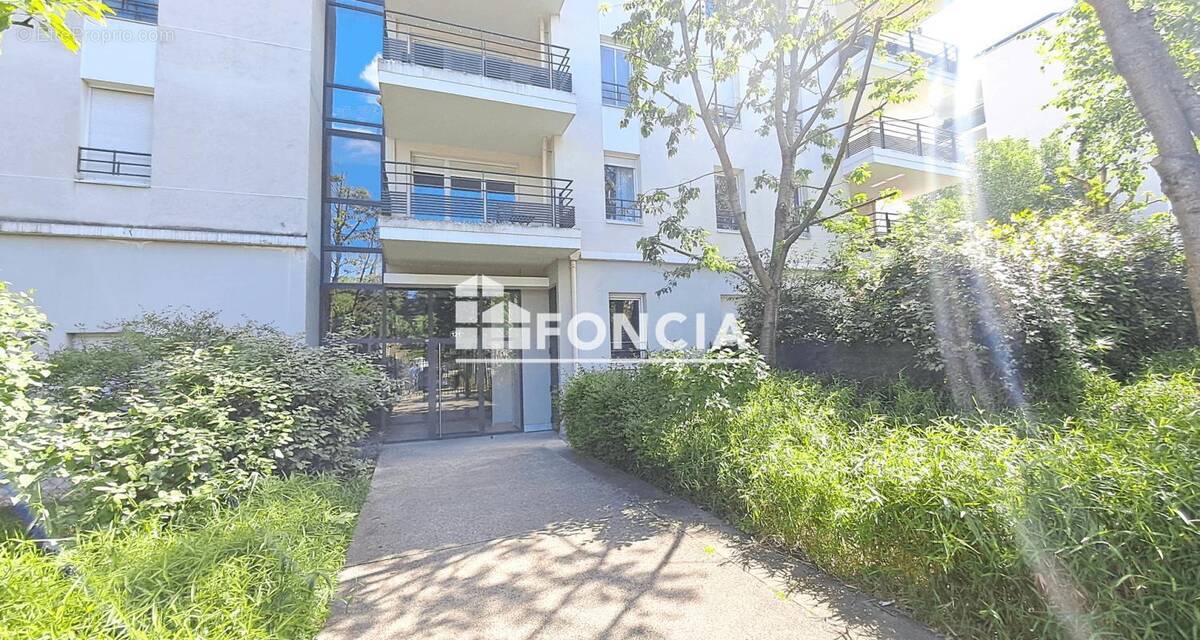 Appartement à BRON