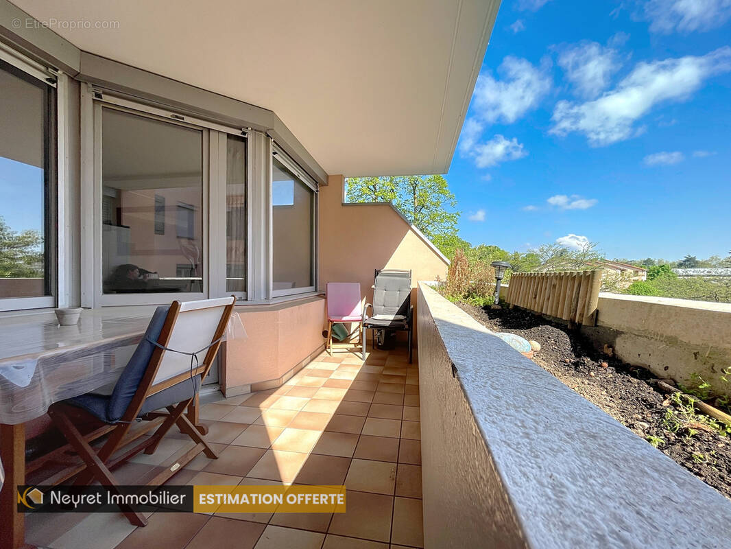 Appartement à SAINT-GENIS-LAVAL