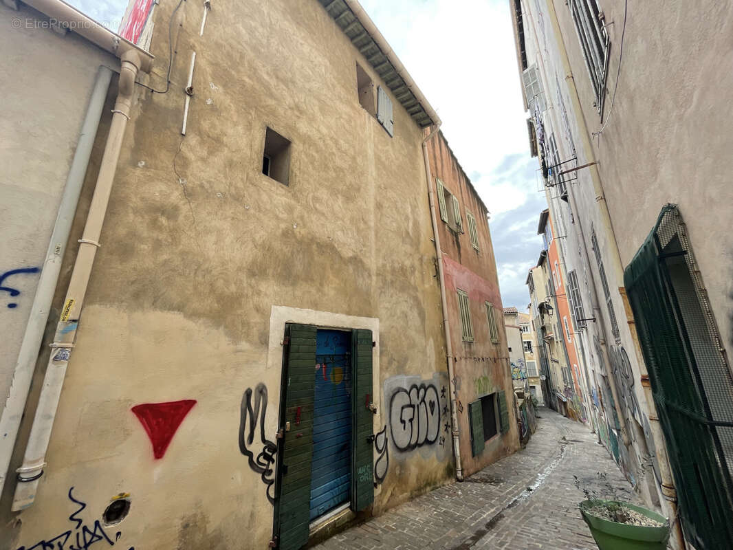 Appartement à MARSEILLE-2E