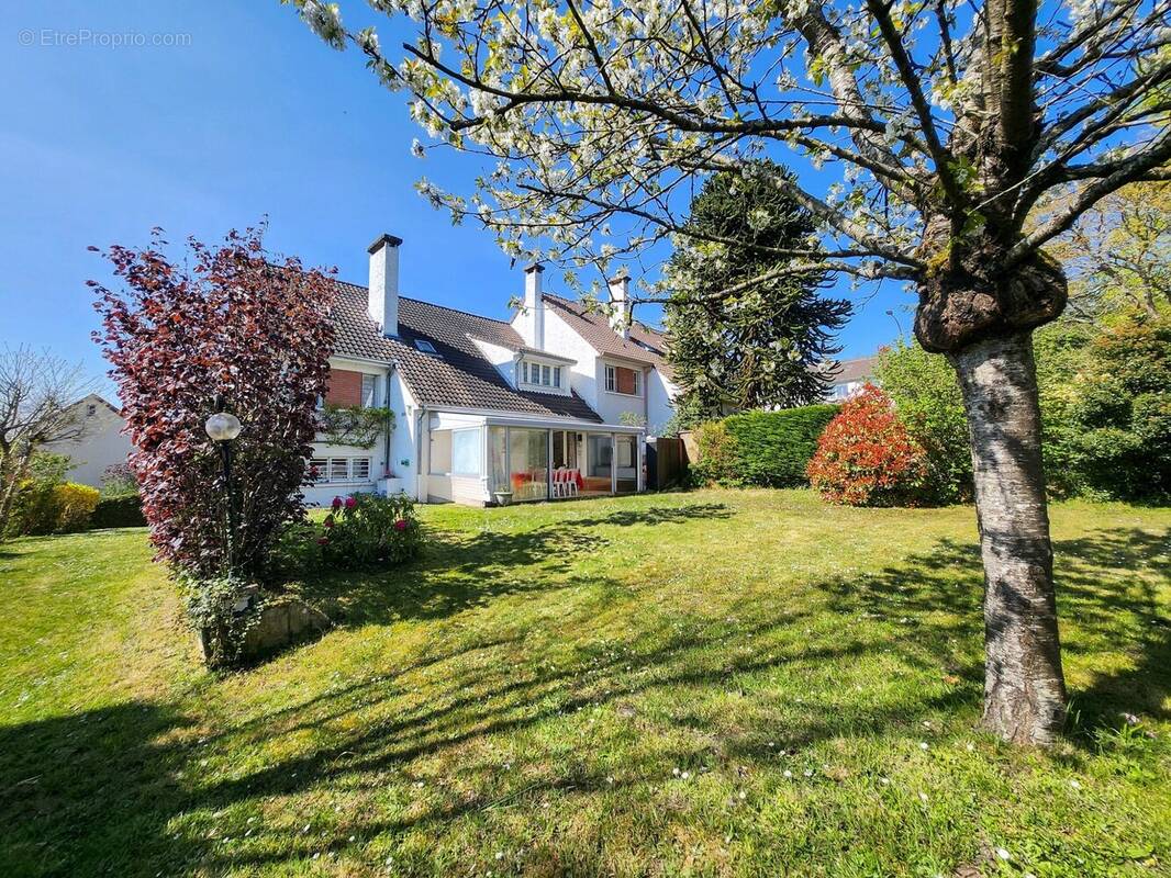 Maison à GIF-SUR-YVETTE