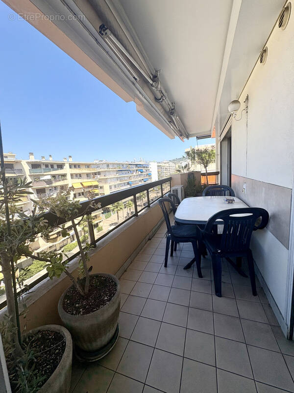 Appartement à LE CANNET