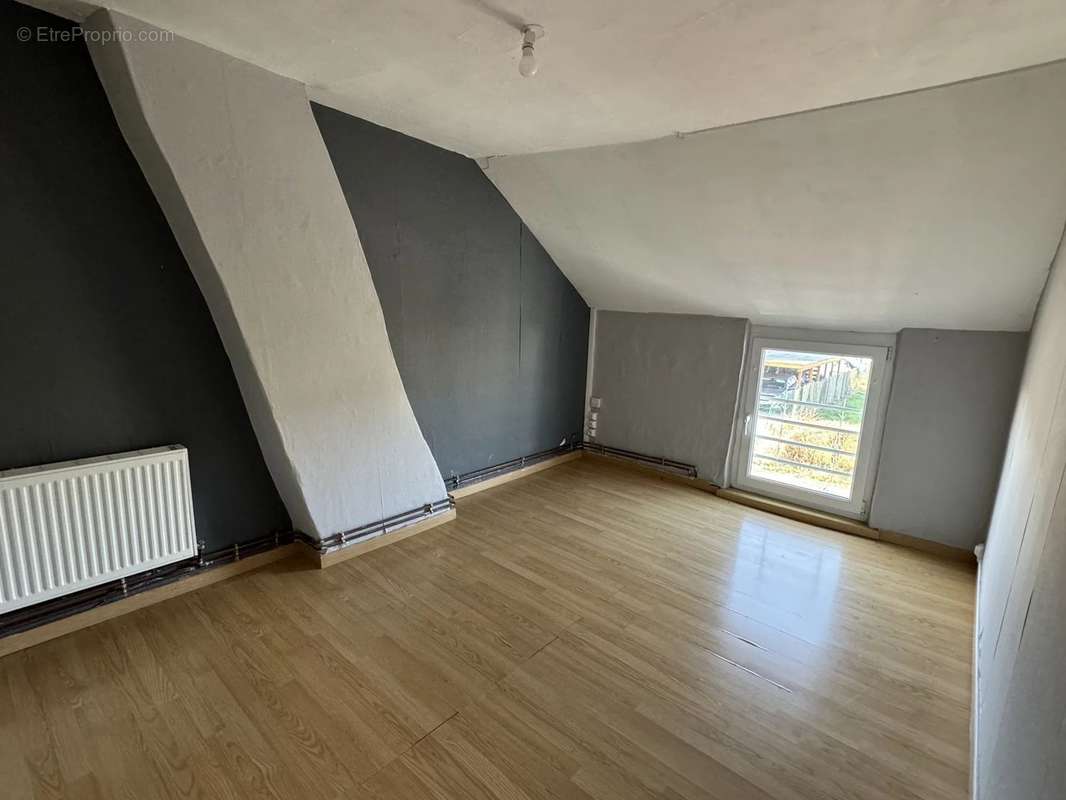 Maison à SARS-POTERIES