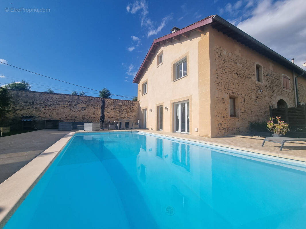 Maison à ARNAS