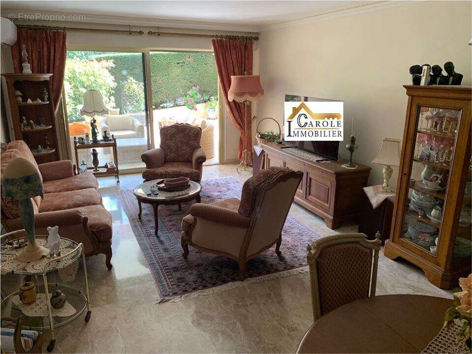 Appartement à MANDELIEU-LA-NAPOULE