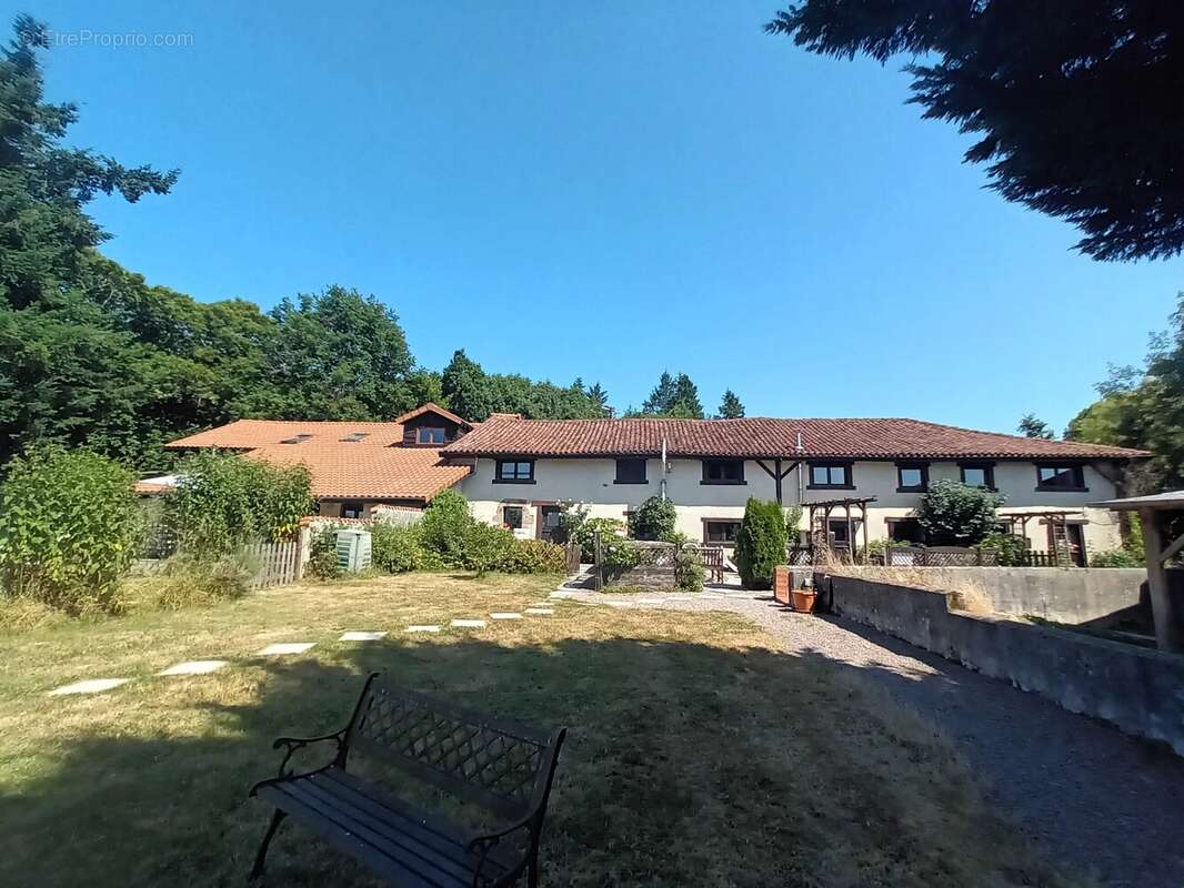 Maison à PRESSIGNAC
