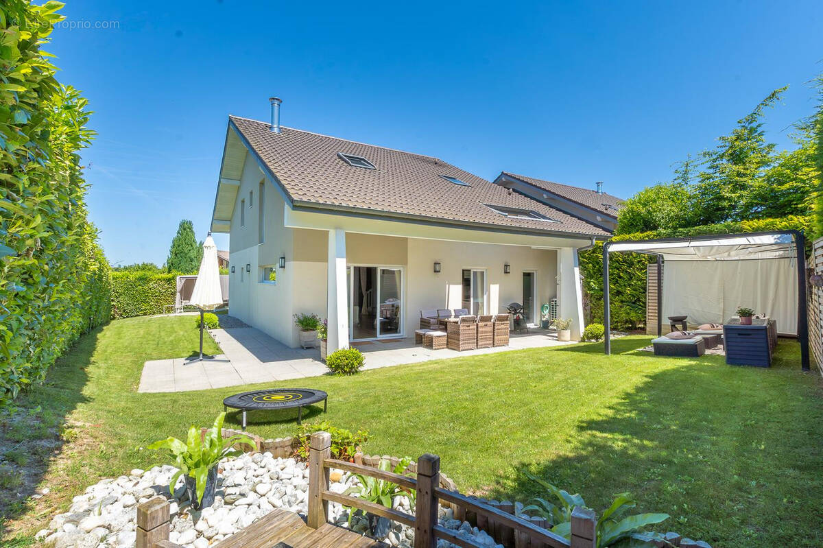 Maison à CHENS-SUR-LEMAN