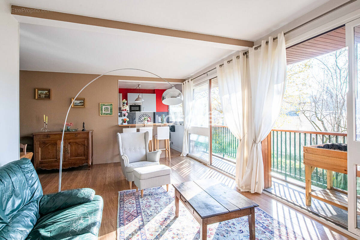 Appartement à LA CELLE-SAINT-CLOUD