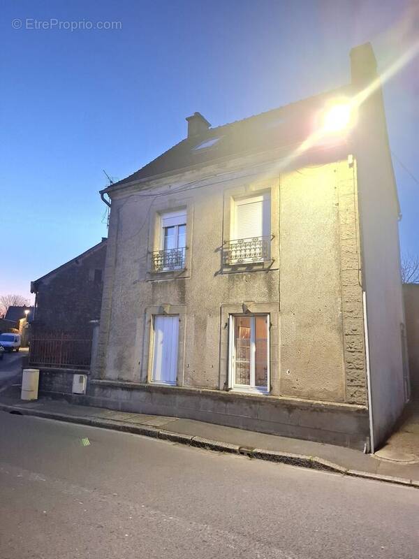 Maison à SOUGE-LE-GANELON