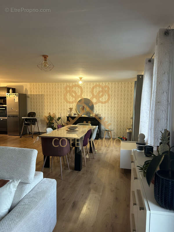 Maison à OSTRICOURT