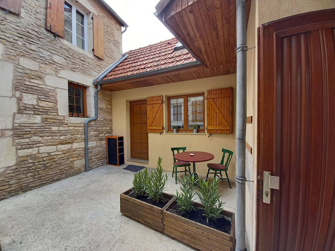 Appartement à IS-SUR-TILLE