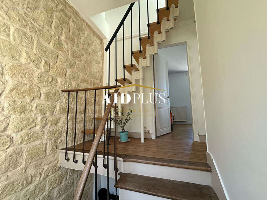 Maison à FREPILLON