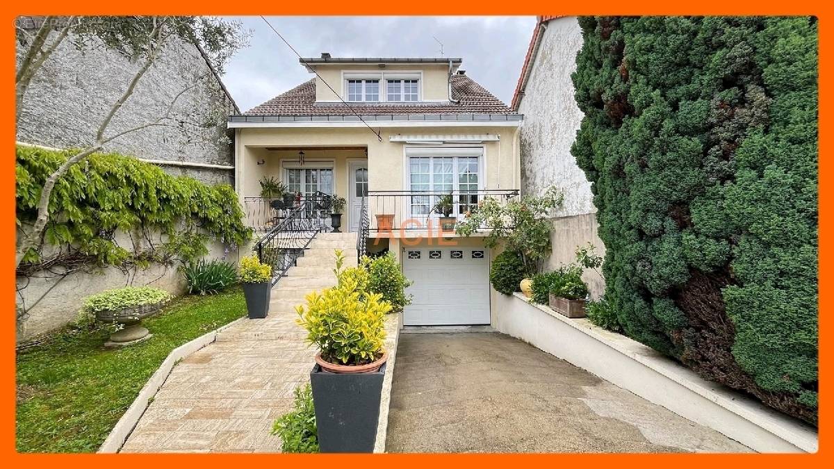 Maison à LOUVRES