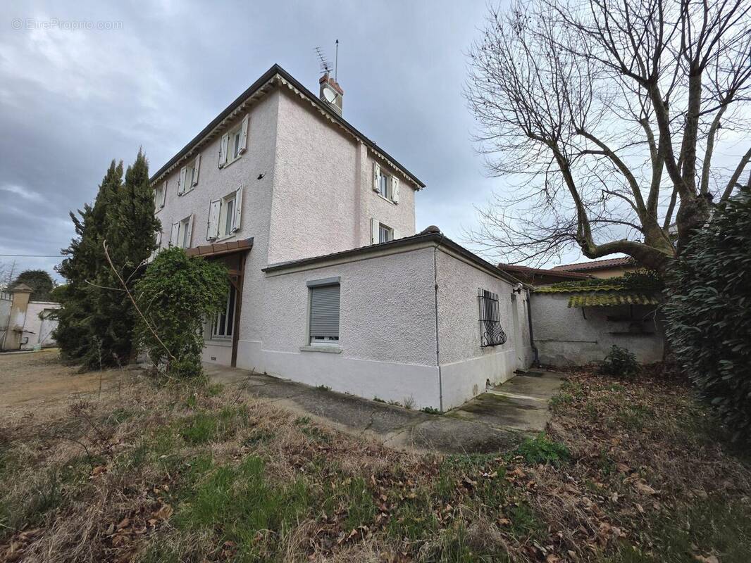 Appartement à RILLIEUX-LA-PAPE