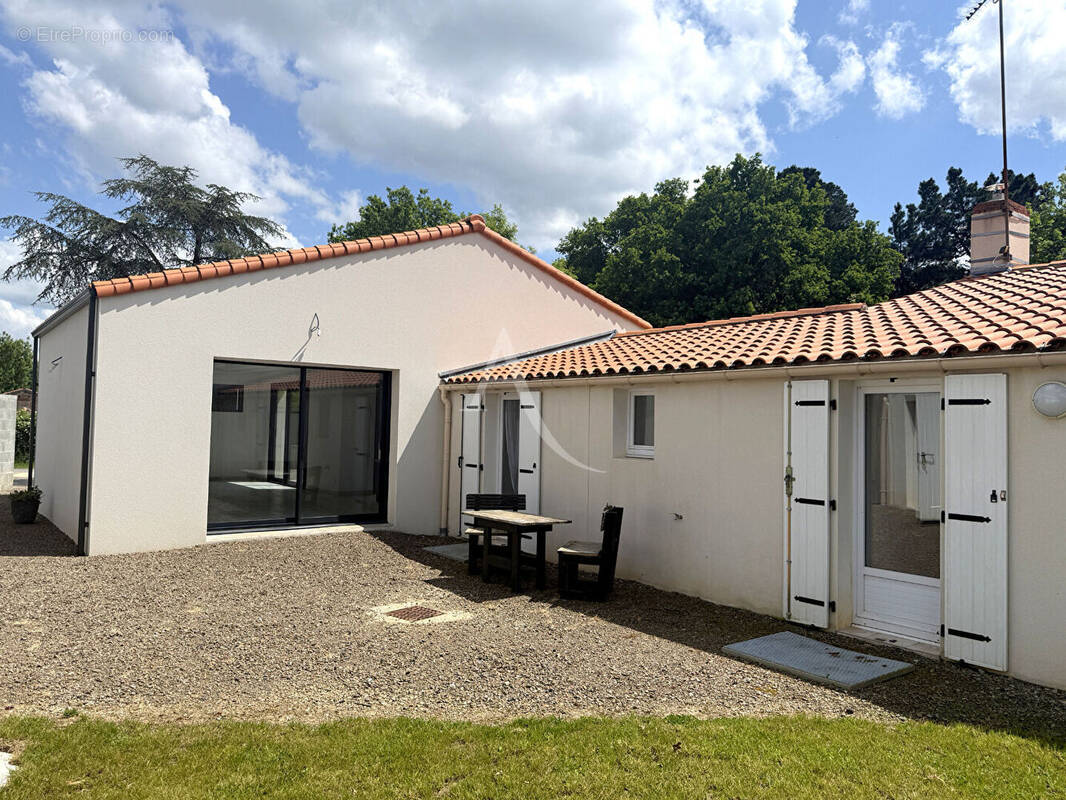 Maison à LE GIVRE