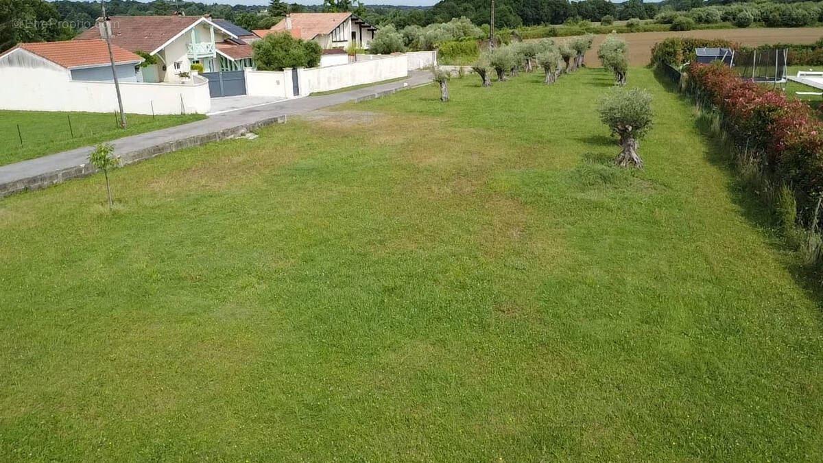 Terrain à HAGETMAU