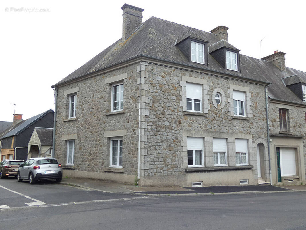 Maison à BARENTON