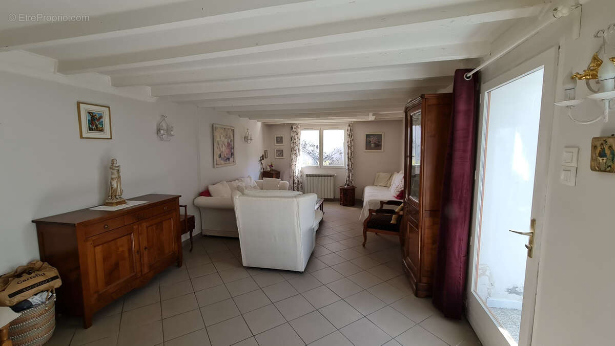 Maison à GOMETZ-LE-CHATEL