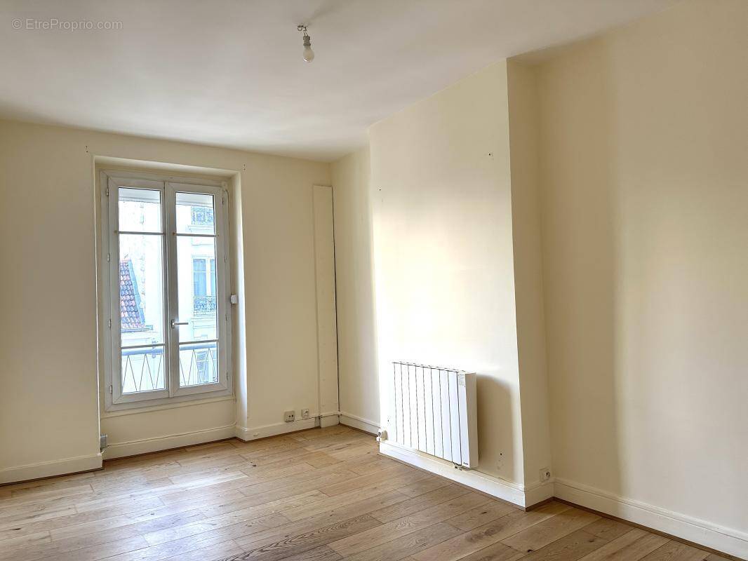 Appartement à PARIS-14E