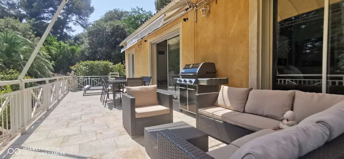 Appartement à MOUGINS