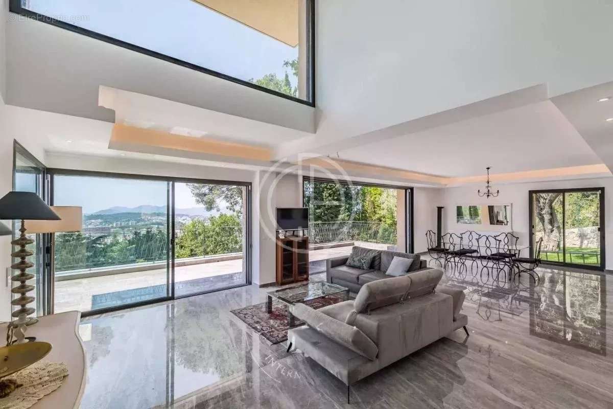 Maison à MOUGINS