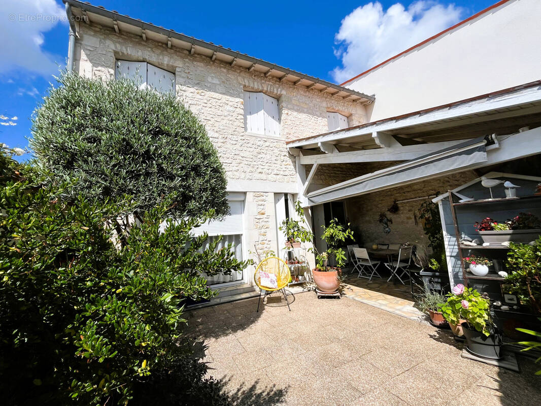 Maison à MESCHERS-SUR-GIRONDE