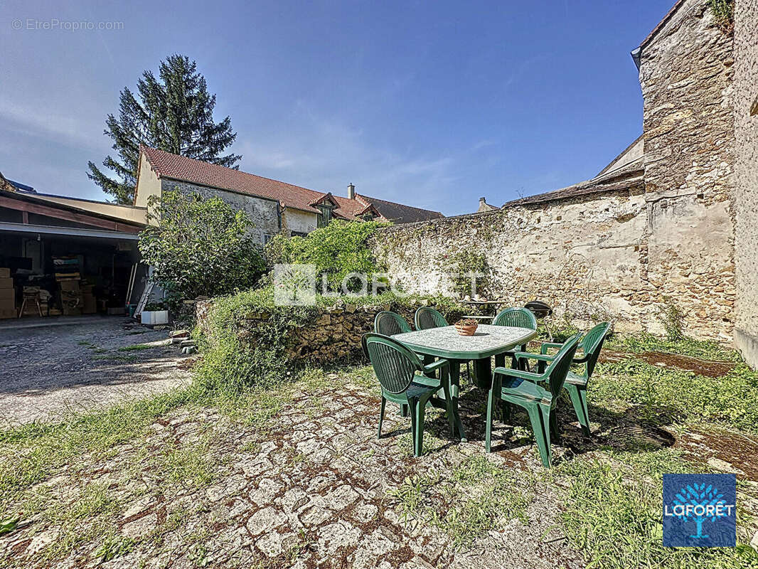 Maison à LEUVILLE-SUR-ORGE