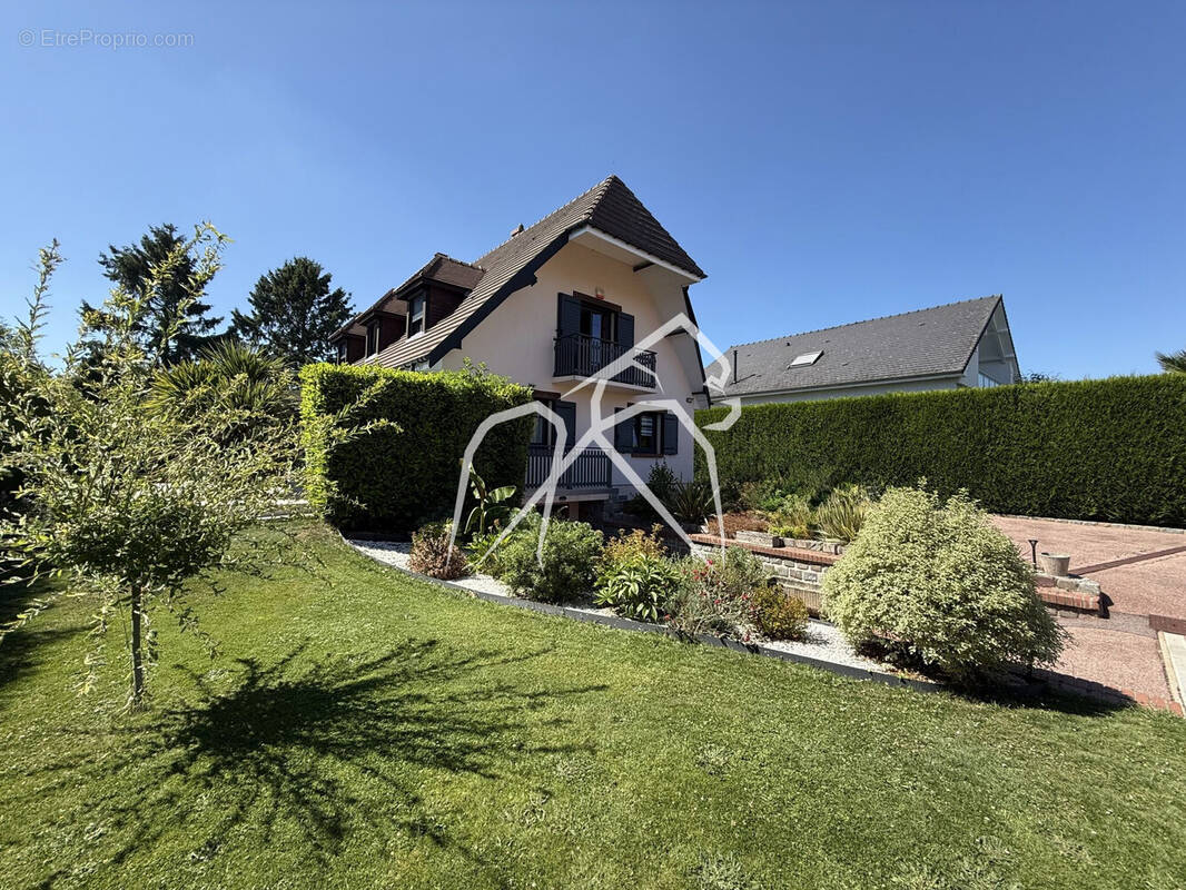 Maison - famille - jardin - Maison à FRANQUEVILLE-SAINT-PIERRE