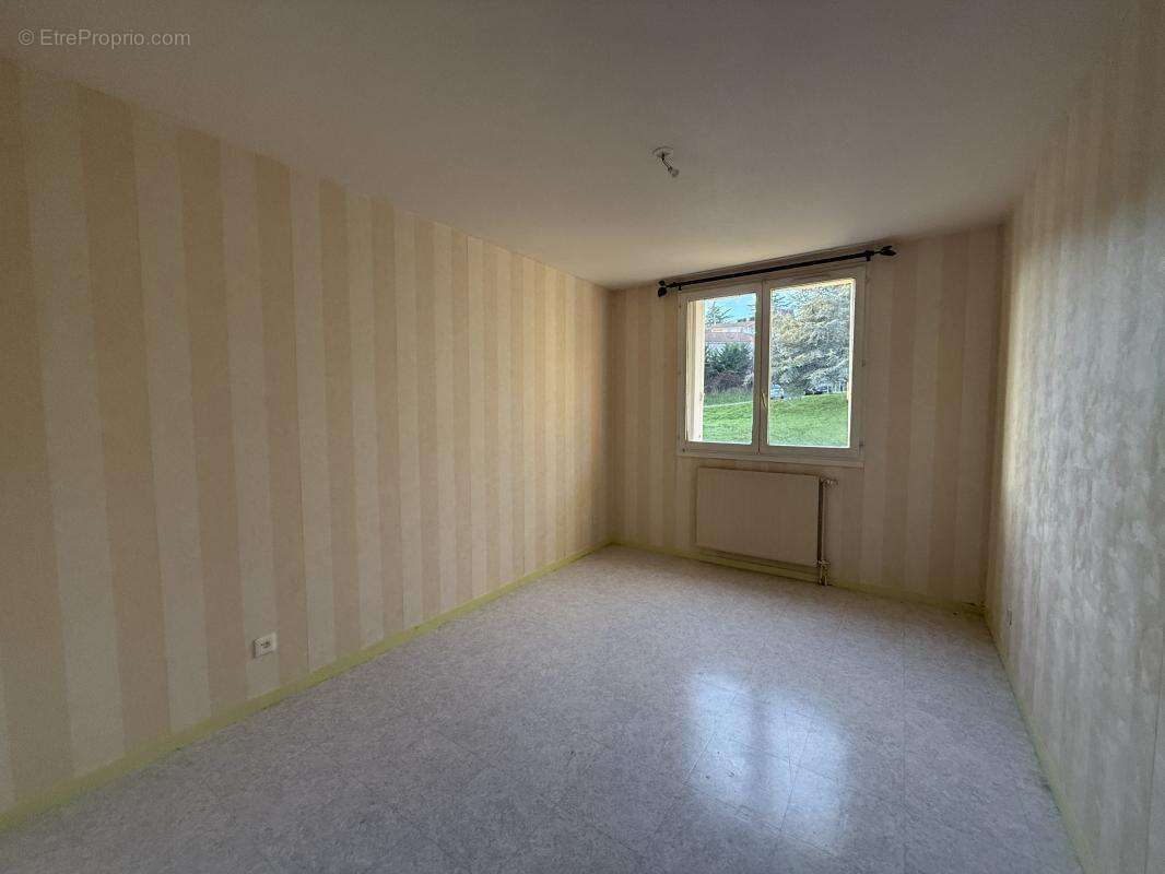 Appartement à UNIEUX