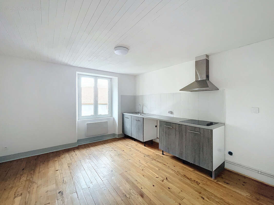 Appartement à ARBOUANS