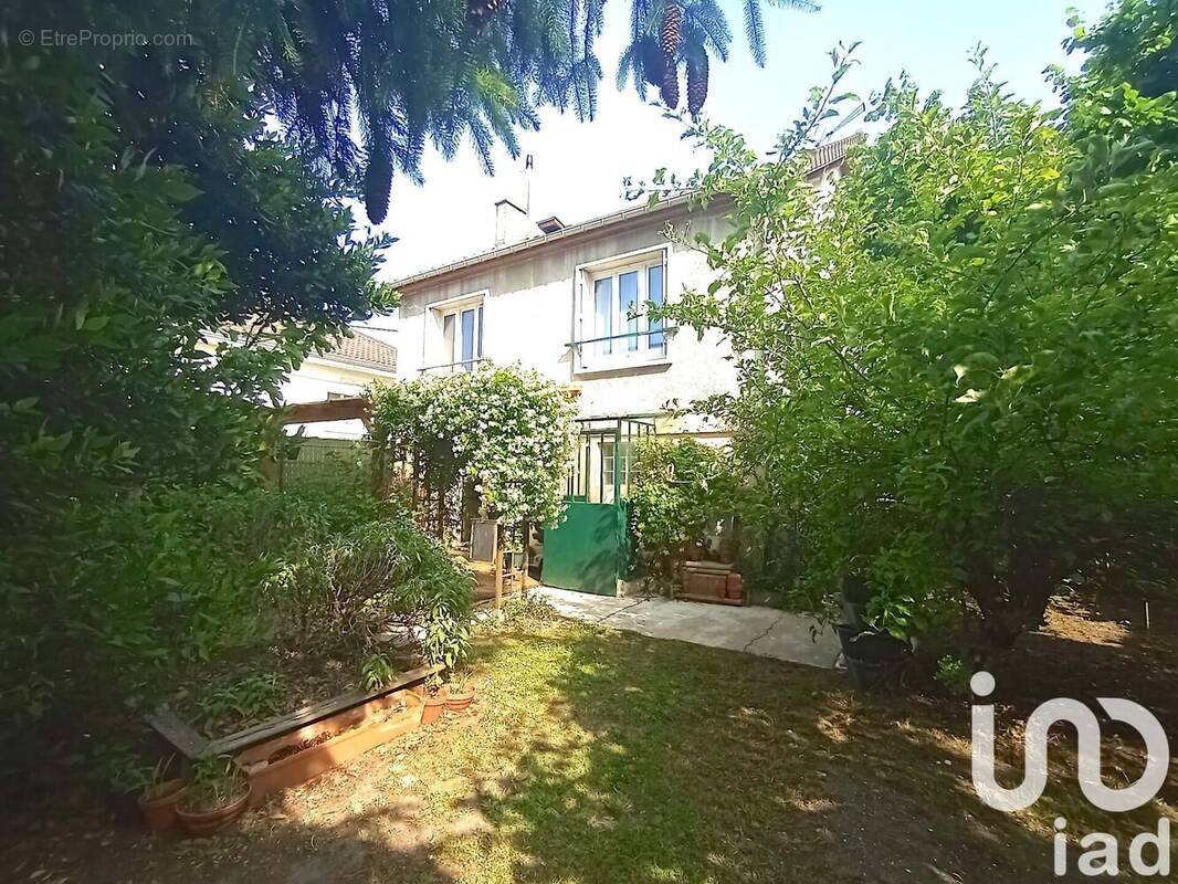 Photo 1 - Maison à LIVRY-GARGAN