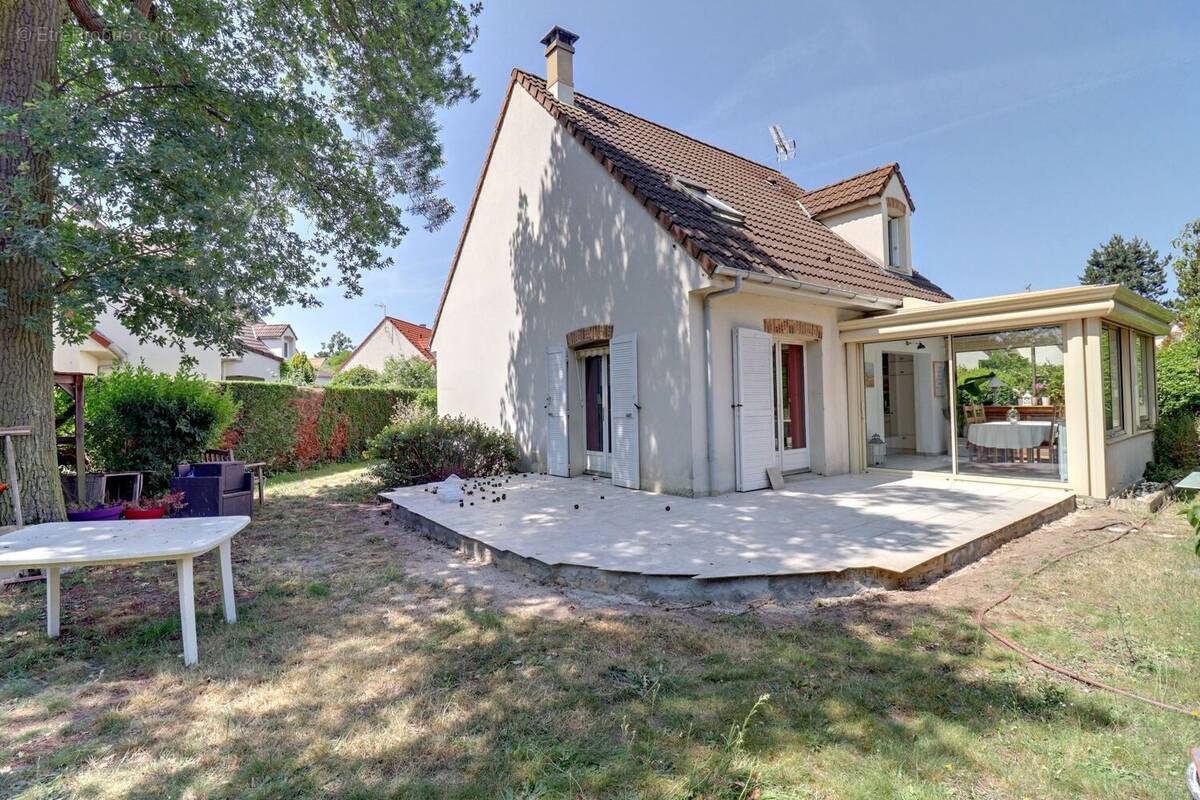 Maison à VERNEUIL-SUR-SEINE