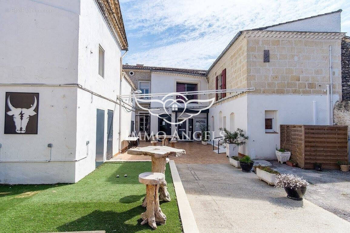 Appartement à UCHAUD