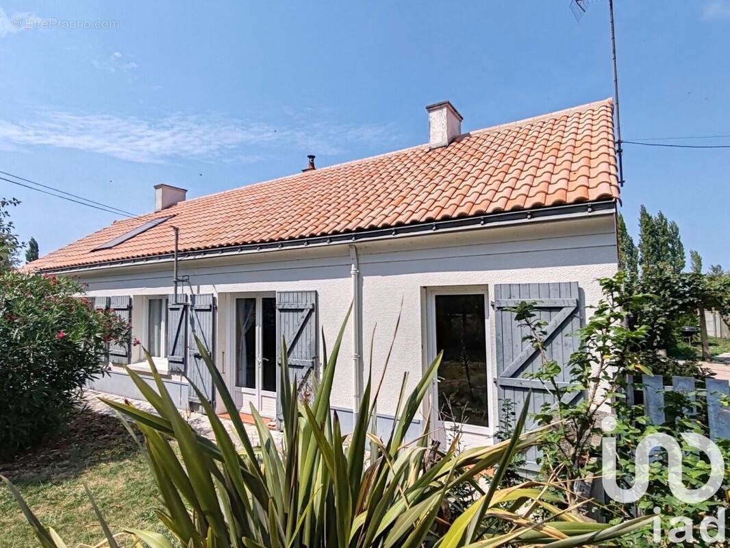 Photo 1 - Maison à LE PERRIER