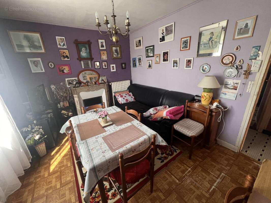 Maison à SAINT-CHERON