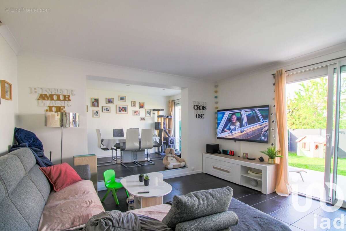 Photo 2 - Maison à ELANCOURT