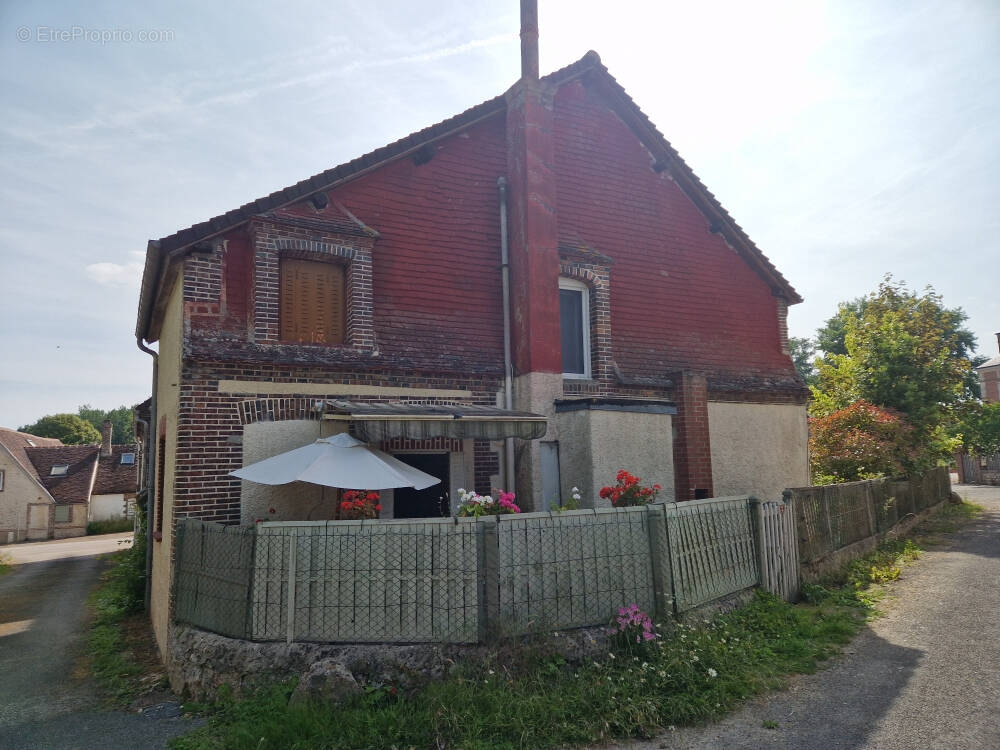 Maison à LA LANDE-SUR-EURE