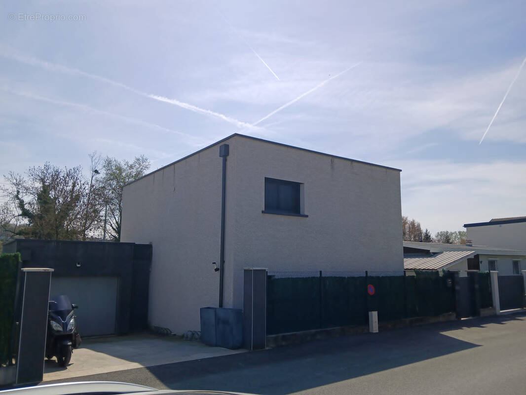 Maison à VILLE-LA-GRAND