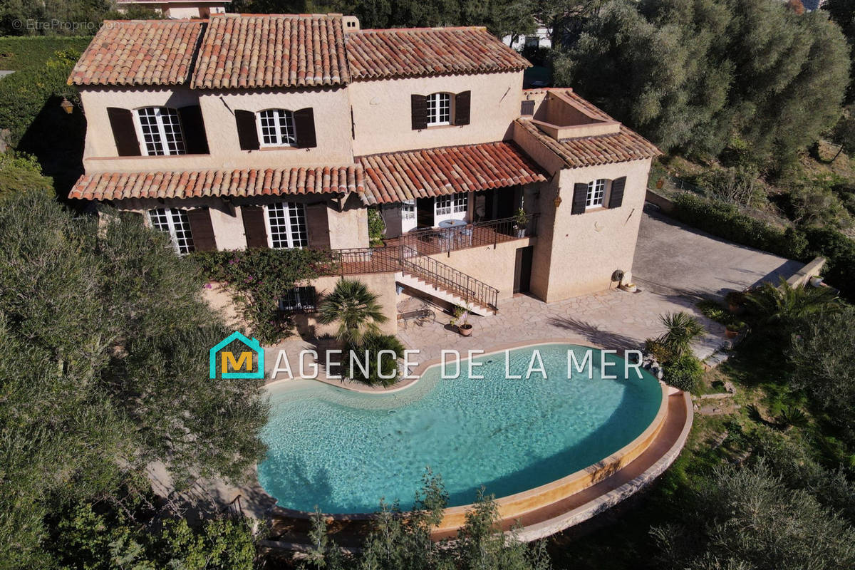 Maison à MANDELIEU-LA-NAPOULE