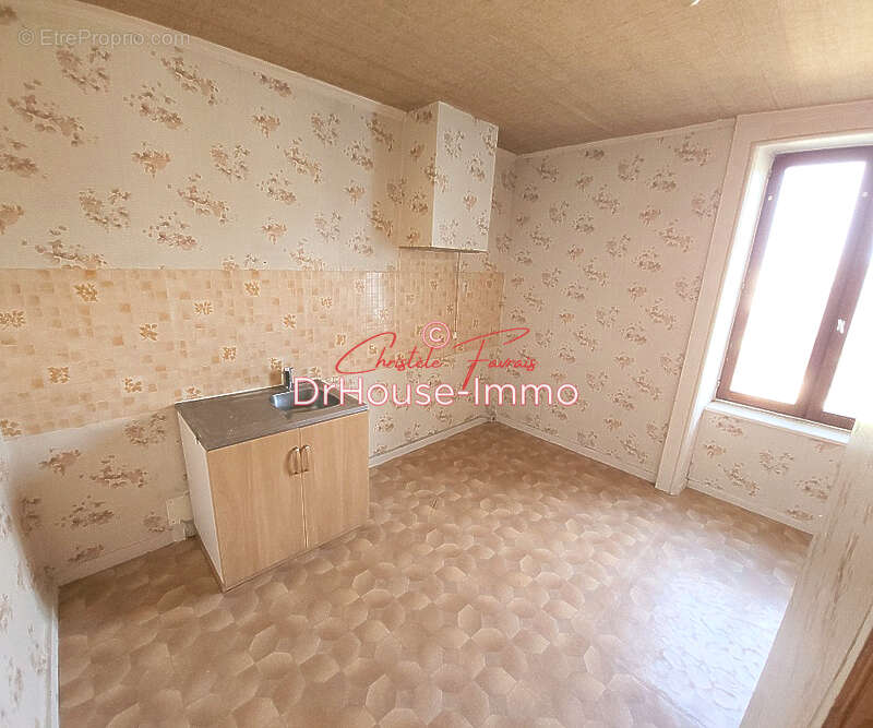 Appartement à LOUVIGNE-DU-DESERT