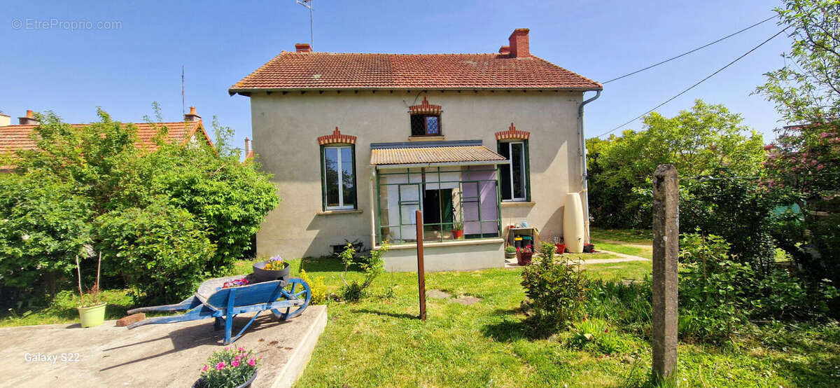 Maison à BEZENET