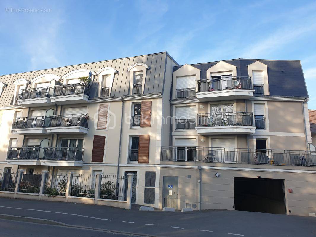 Appartement à SAINTE-GENEVIEVE-DES-BOIS
