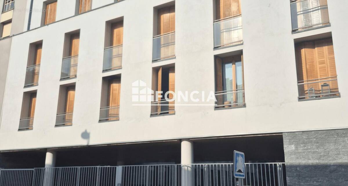 Appartement à PARIS-20E