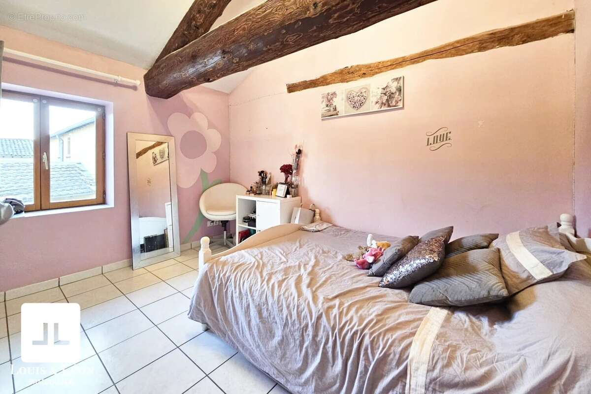 Maison à JASSANS-RIOTTIER